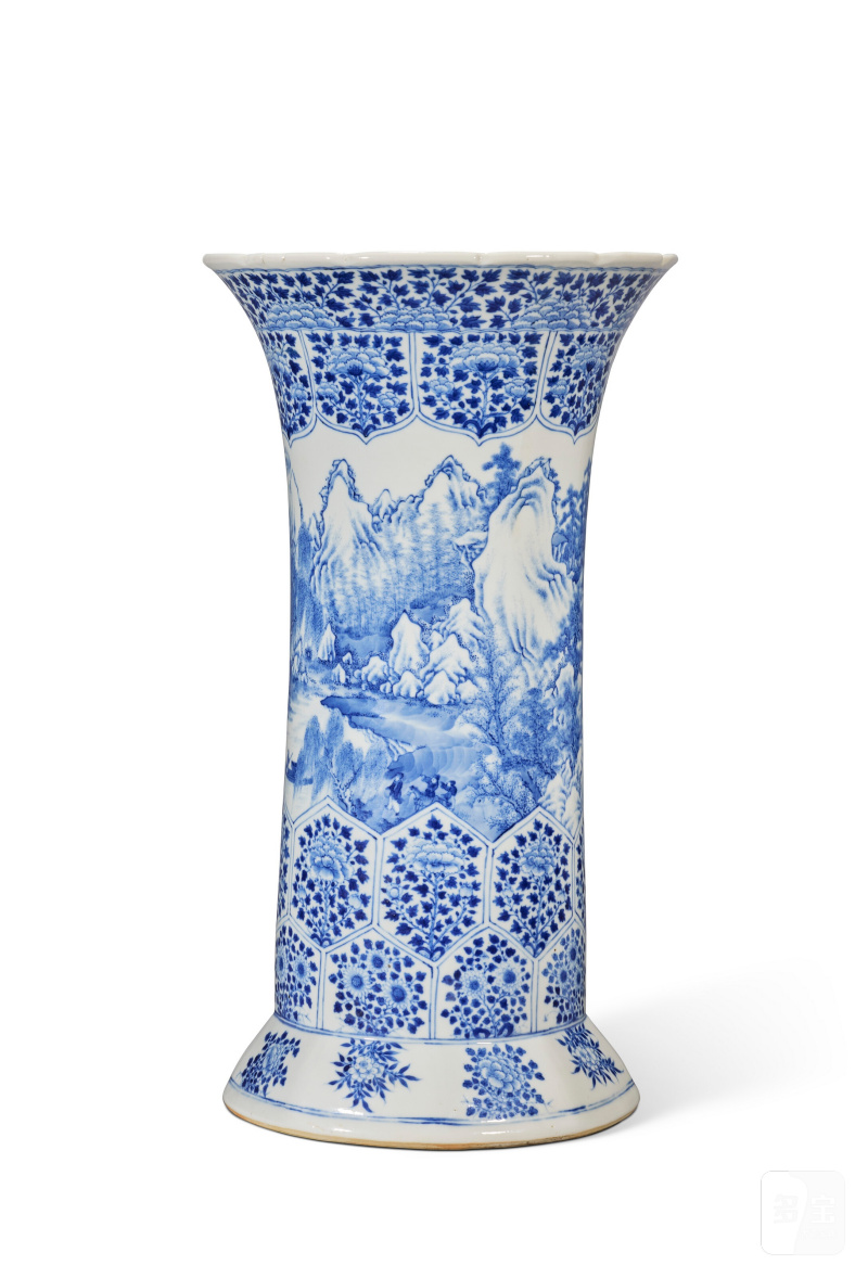 VASE CORNET EN PORCELAINE BLEU BLANC À DÉCOR DE PAGODES  CHINE, DYNASTIE QING, MARQUE À SIX CARACTÈRES EN BLEU SOUS COUVERTE ET ÉPOQUE KANGXI (1662-1722) - 图3